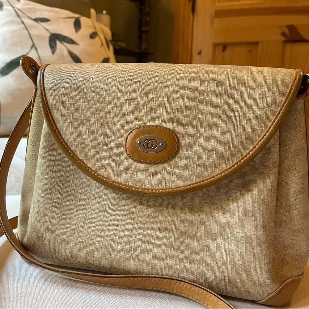 Gucci Signature Canvas Leather Trim Vintage Shoulder/Crossbody